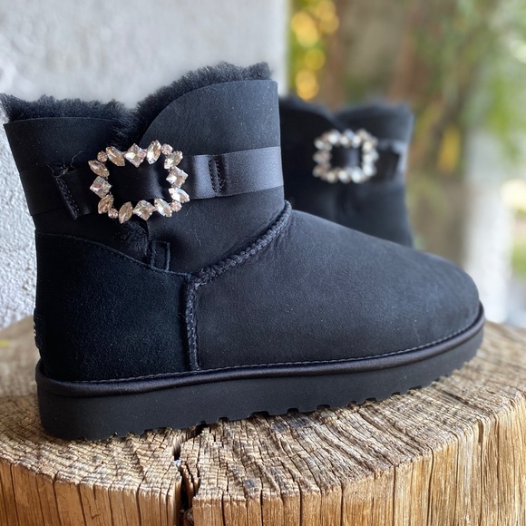 UGG MINI SIDE BROOCH\ BLACK\Size 8 - Picture 4 of 6